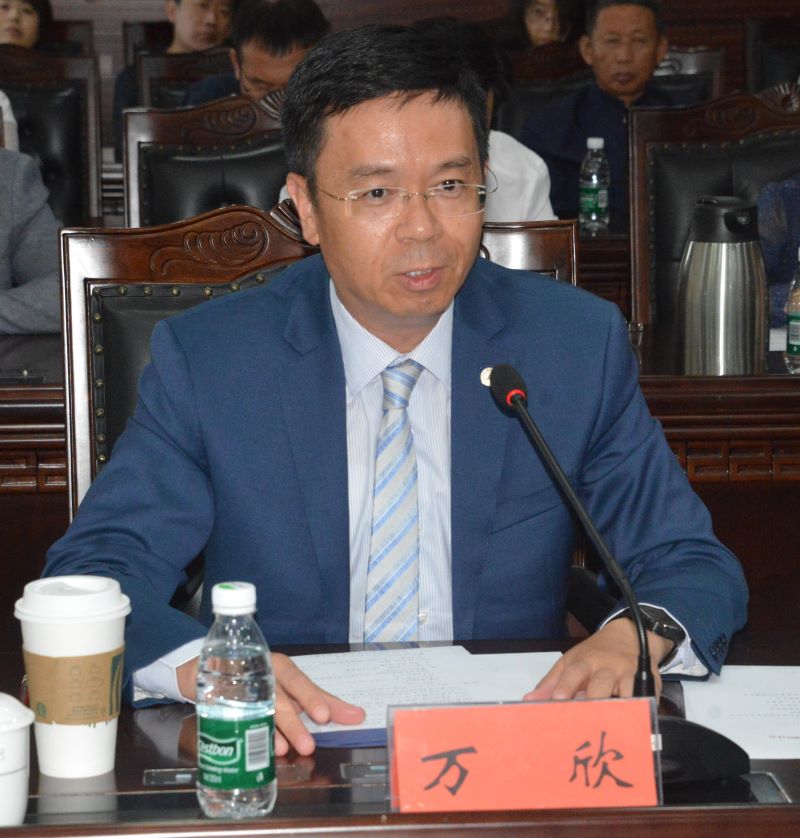 8.13社会治理与律师调解专委会图为万欣副会长讲话.jpg