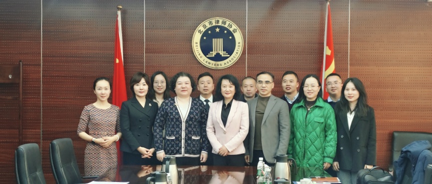 图为与会人员合影.jpg