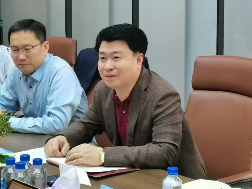图为市律协副会长李庆保讲话.jpg